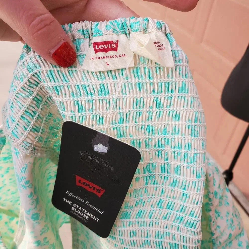 NWT Levi's Yvie Top Women's Large Crop Blouse Puff Sleeves Smocked Cropped Green - Picture 3 of 12